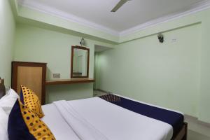 Gallery image of SPOT ON Hotel Hilltop in Vadodara
