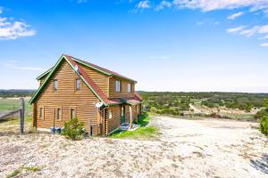 Gallery image of Lighthouse Hill Ranch - Log Home in Johnson City