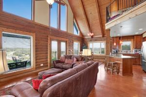 Gallery image of Lighthouse Hill Ranch - Log Home in Johnson City