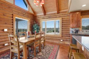 Gallery image of Lighthouse Hill Ranch - Log Home in Johnson City