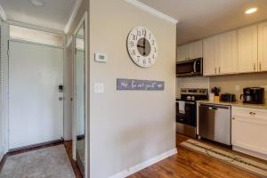 Gallery image of Lakeside Villa - Quite Location, walk to the Country Club in Diamondhead