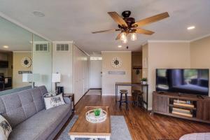 Gallery image of Lakeside Villa - Quite Location, walk to the Country Club in Diamondhead