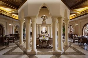 Restoran ili drugo mesto za obedovanje u objektu InterContinental Durrat Al Riyadh Resort & Spa, an IHG Hotel