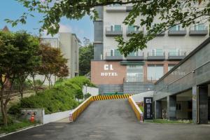 a street in front of a building at CL Hotel in Boryeong