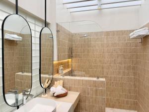 Kupatilo u objektu Bespoke Hotel La Union +8 fotografija