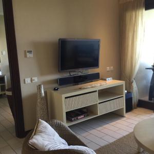 TV i/ili zabavni centar u objektu Eden Island Apartment 70A14