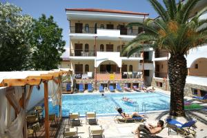 Πισίνα στο ή κοντά στο Hotel Calypso