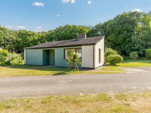 a small house on the side of a road at 2 Bed in Saltash oc-88309 in Wotter