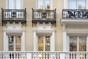 A balcony or terrace at Catalonia Gran Vía Madrid