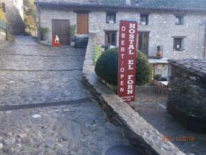 Edificio en el que se encuentra el hostal o pensión