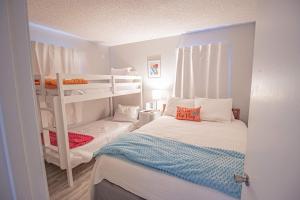 Gallery image of Salty Dune 2BR Beach Condo w Pools in Gulf Shores