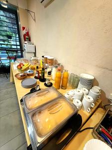 Makanan di atau berdekatan hotel