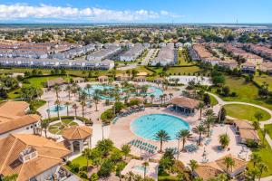 an aerial view of the pool at the resort at Resort Style, close to Disney and other parks in Davenport