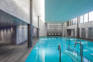 Bazén v ubytování The Watergate Hotel Georgetown nebo v jeho okolí