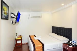 Televisyen dan/atau pusat hiburan di Hotel Bond