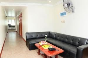 Ruang duduk di Hotel Bond