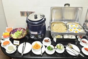Makanan di atau berdekatan hotel