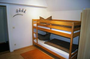 Двуетажно легло или двуетажни легла в стая в Quellenhaus Feengrotten