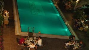 בריכת השחייה שנמצאת ב-Palmira Hotel או באזור