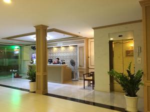 Vstupní hala nebo recepce v ubytování Huy Hoang 1 Hotel - Tân Bình