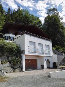 The building in which Az apartmant is located