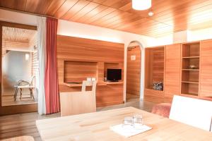 TV a/nebo společenská místnost v ubytování Hotel La Villa