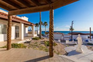 a house with a view of the ocean at Recently Renovated Oceanview Home Casa Hebe in Puerto Peñasco