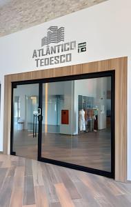 a building with a sign that reads at identified tes at Apto Rosas| 3Q, todo Climatizado, Prox das Termas in Piratuba +37 photos