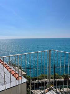 a view of the ocean from a balcony at Hotel Gianni Franzi in Vernazza