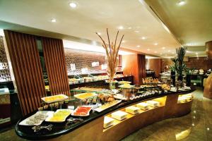 Makanan di atau berdekatan hotel