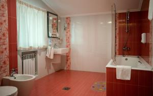 Ванная комната в Гостиничный Комплекс Баккара