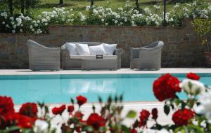 The swimming pool at or close to I Grandi Di Toscana
