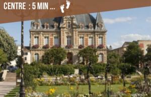 a picture of a large building in a park at 13th private in Rueil-Malmaison