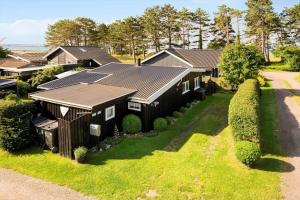 an aerial view of a row of houses at 8223-Vordingborg-Laekrogen-13 in Vordingborg