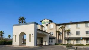 a rendering of the front of a hotel at Holiday Inn Express Hotel & Suites Manteca by IHG in Manteca