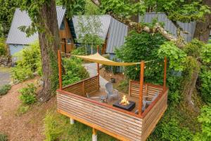an aerial view of a backyard with a fire pit at Artbliss Hotel in Stevenson