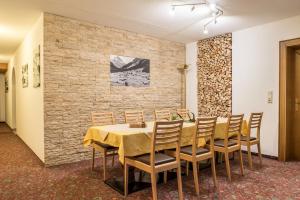 Gallery image of Apart Granada inklusive Sommer Card Premium in Ischgl