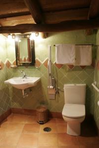 Un baño de Posada La Gatera