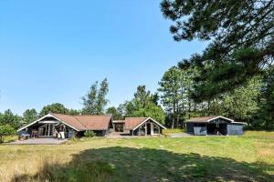 an image of a house with a yard at M368-Rodby-Spurvevaenget-11 in Rødby