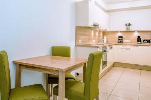 A kitchen or kitchenette at Apart Mirjam