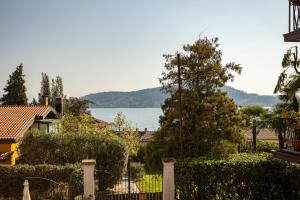 a view of the water from a house at Luna Nova in Meina