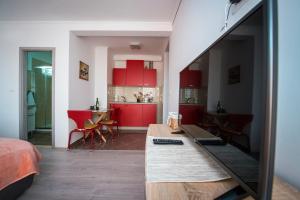 Μια τηλεόραση ή/και κέντρο ψυχαγωγίας στο Apartmani Marin