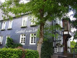 Photo de la galerie de l'établissement Hotel Gasthof Zu den Linden, à Oberhundem