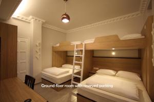 Postel nebo postele na pokoji v ubytování Shamrock Guest House