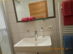 Kúpeľňa v ubytovaní Ferienwohnung Petter + 28 fotografií