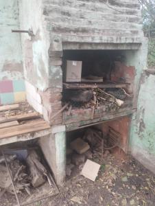 a pile of rubble in the corner of a building at Refugio Pampa - General Pico in General Pico