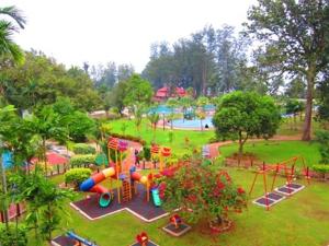 Zona de juegos para niños en De Rhu Beach Resort