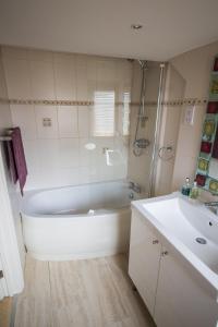Koupelna v ubytování Atlantic Heights Guest House