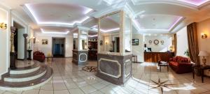 Лоби или рецепция в Slavyanka Hotel