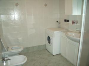 Ένα μπάνιο στο Schlossar Haus +33 φωτογραφίες